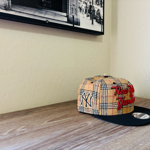 Burberry Designer Inspired New York Yankees Plaid Cap - Picture 3 of 9